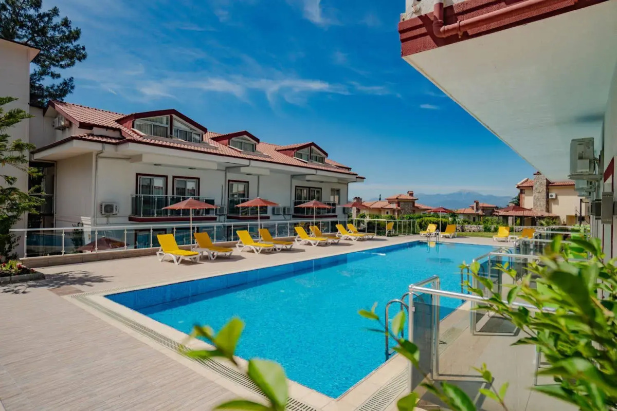 Sunshine Holiday Resort