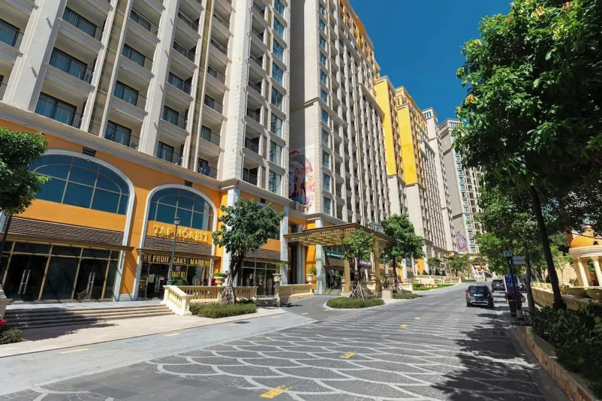 Capella Apartment Fireworks & Ocean View