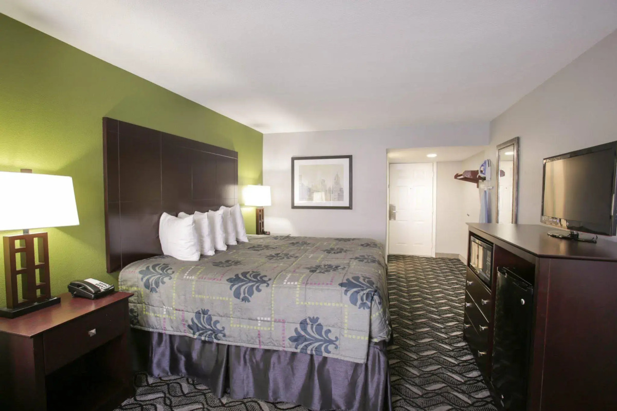 Rodeway Inn and Suites Austin