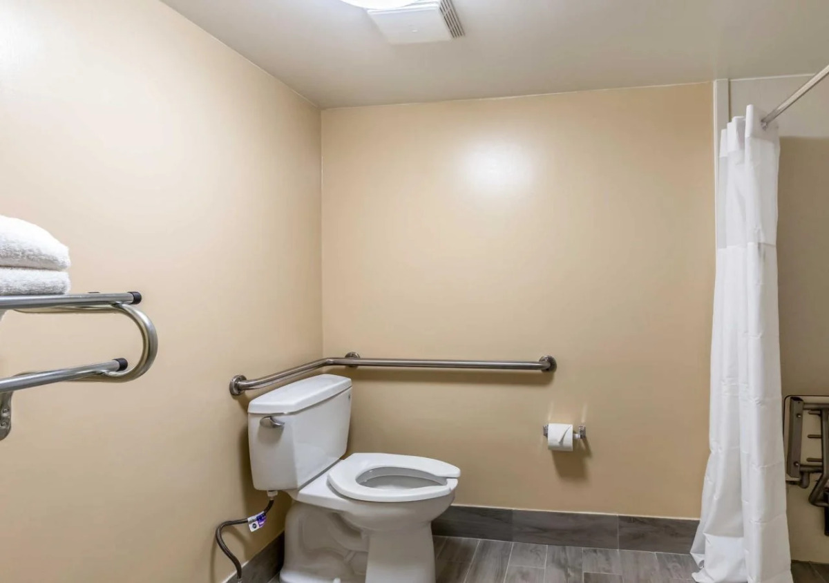 Quality Inn Palm Beach International Airport