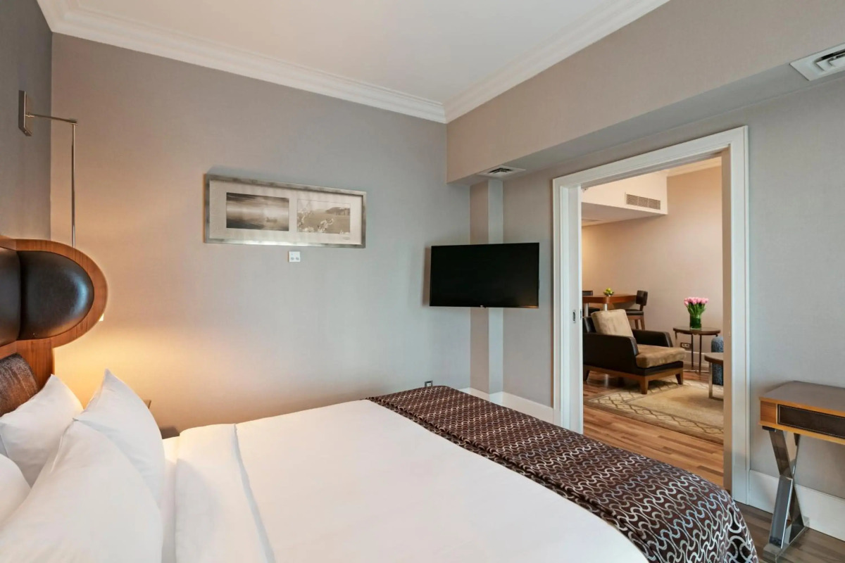 Titanic Business Kartal