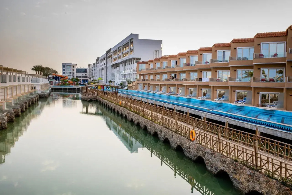 Bellagio Beach Resort