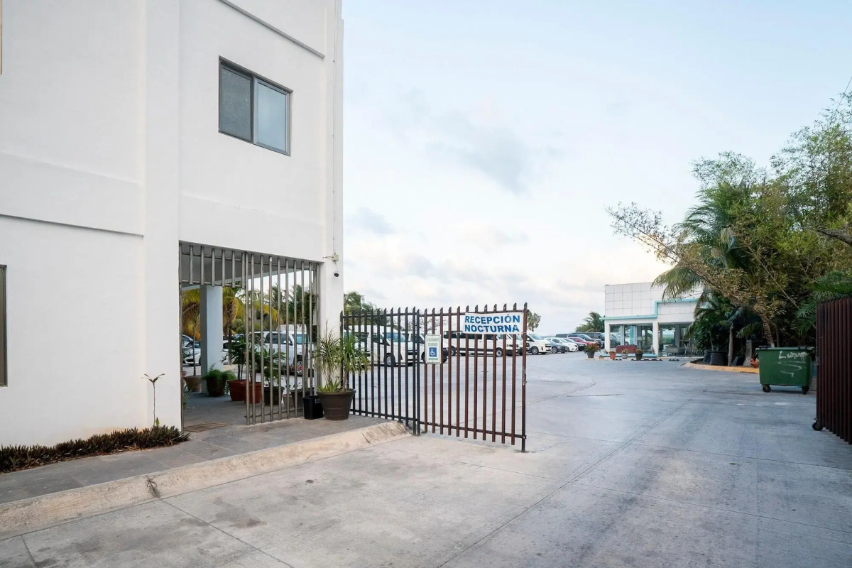 Capital O Cancun International Airport 24/7