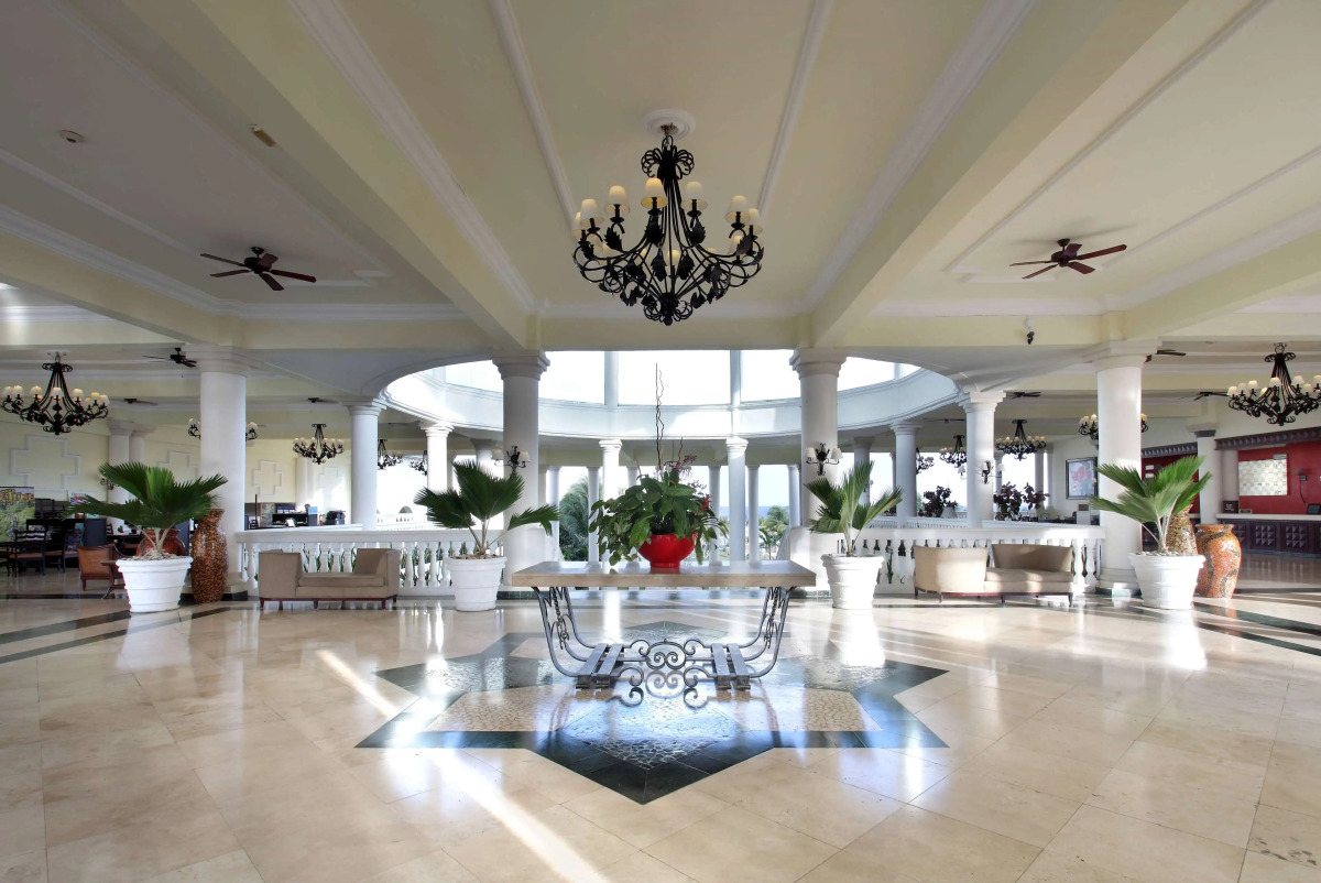 Grand Palladium Lady Hamilton Resort & Spa All Inclusive