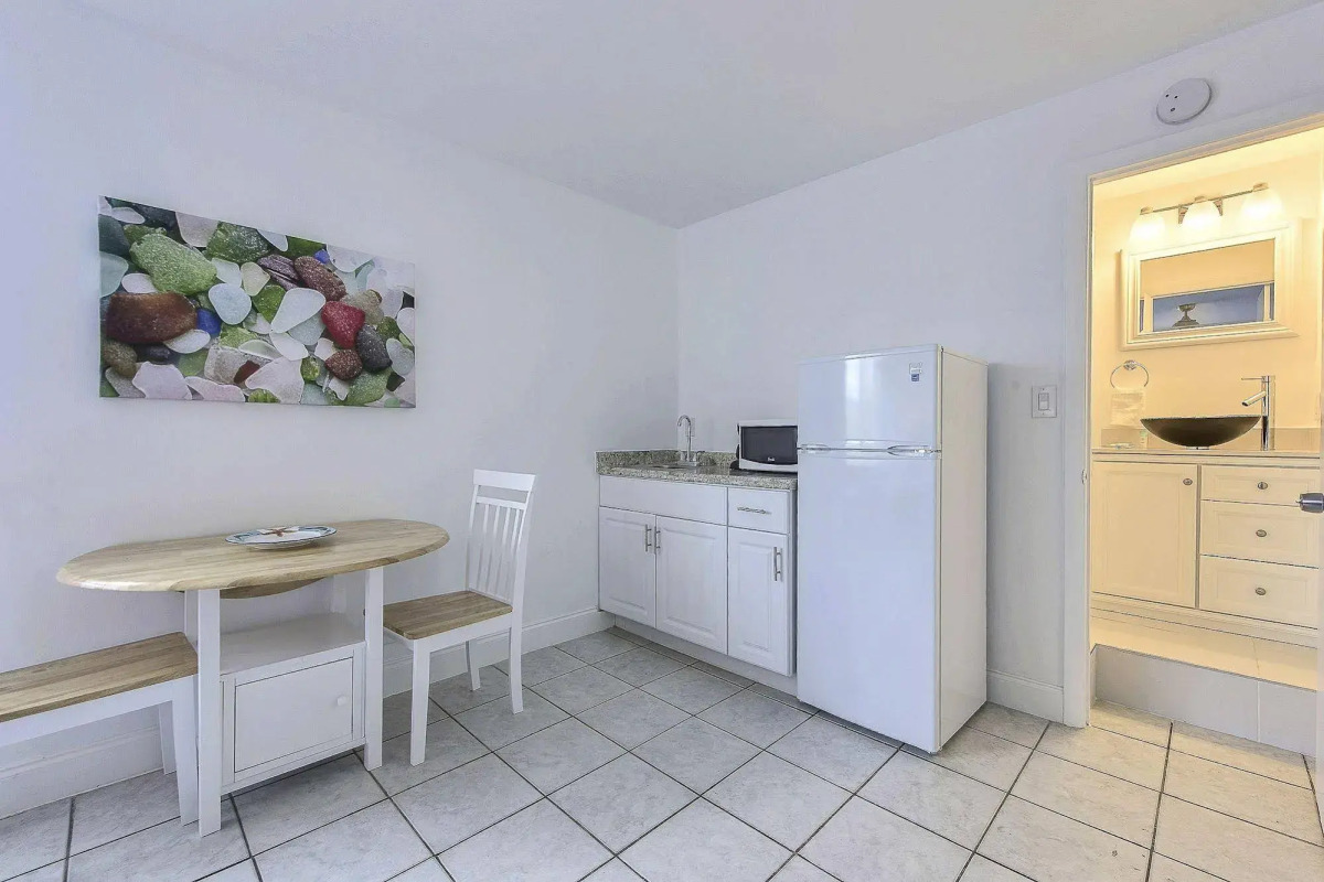 Sea Beach Plaza - Near Jungle Queen Riverboat