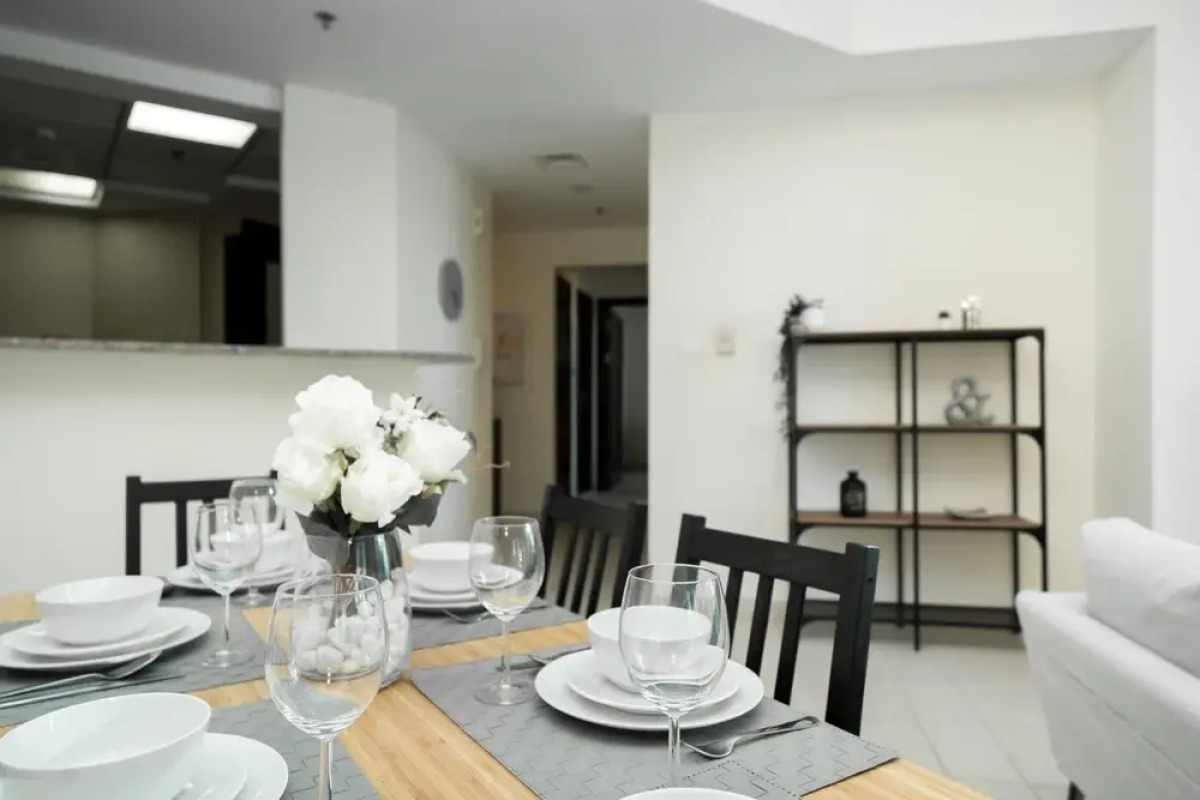 HiGuests - The Marina Torch