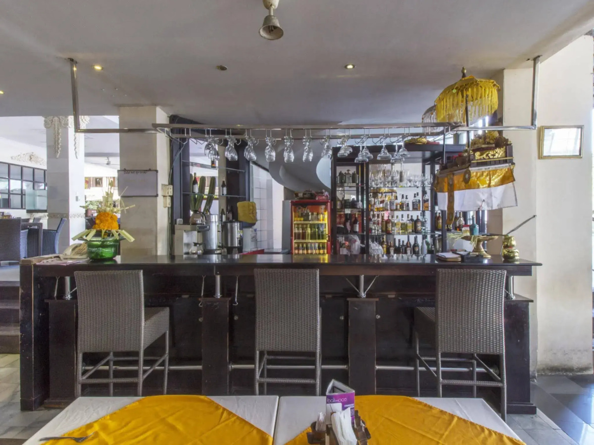 Отель Melasti Kuta Beach Hotel and Spa