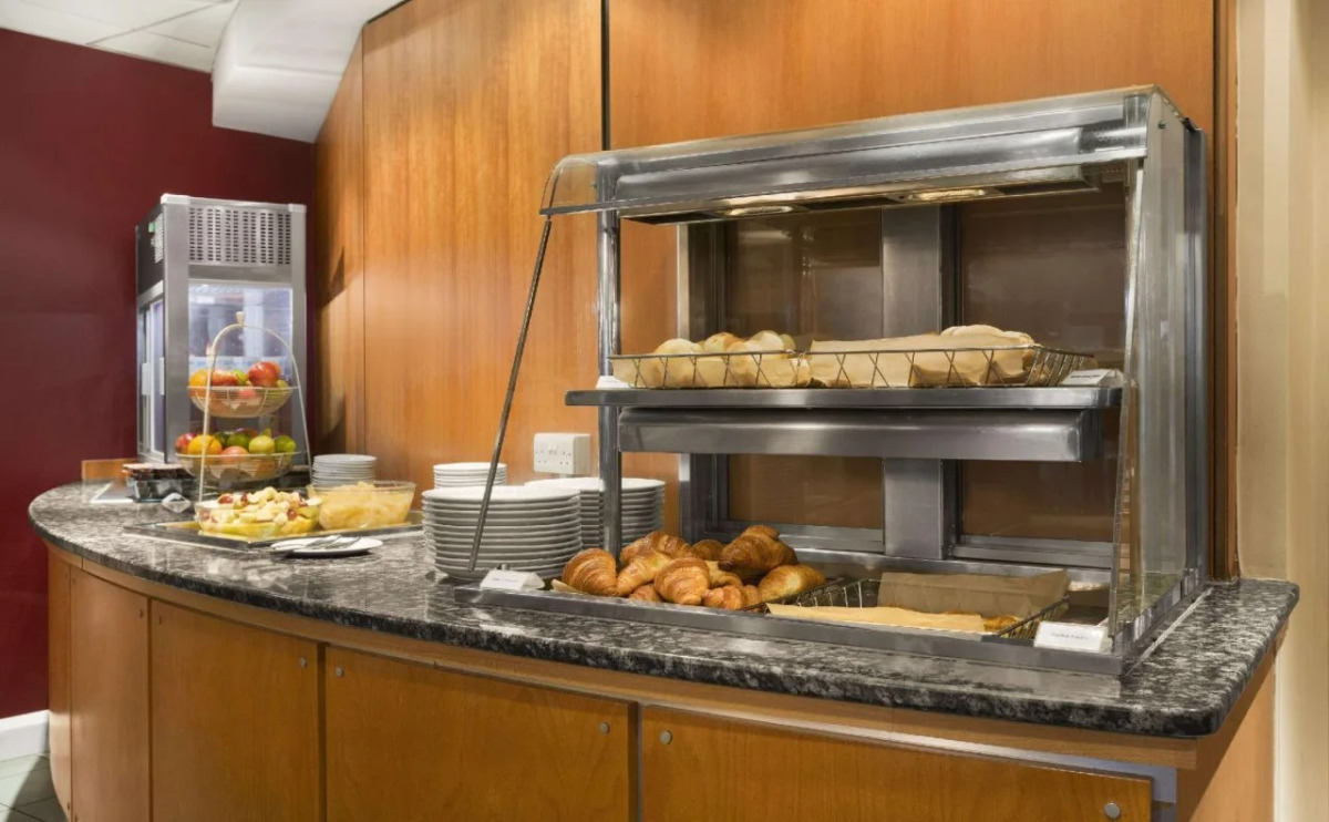 Waterloo Hub Hotel & Suites