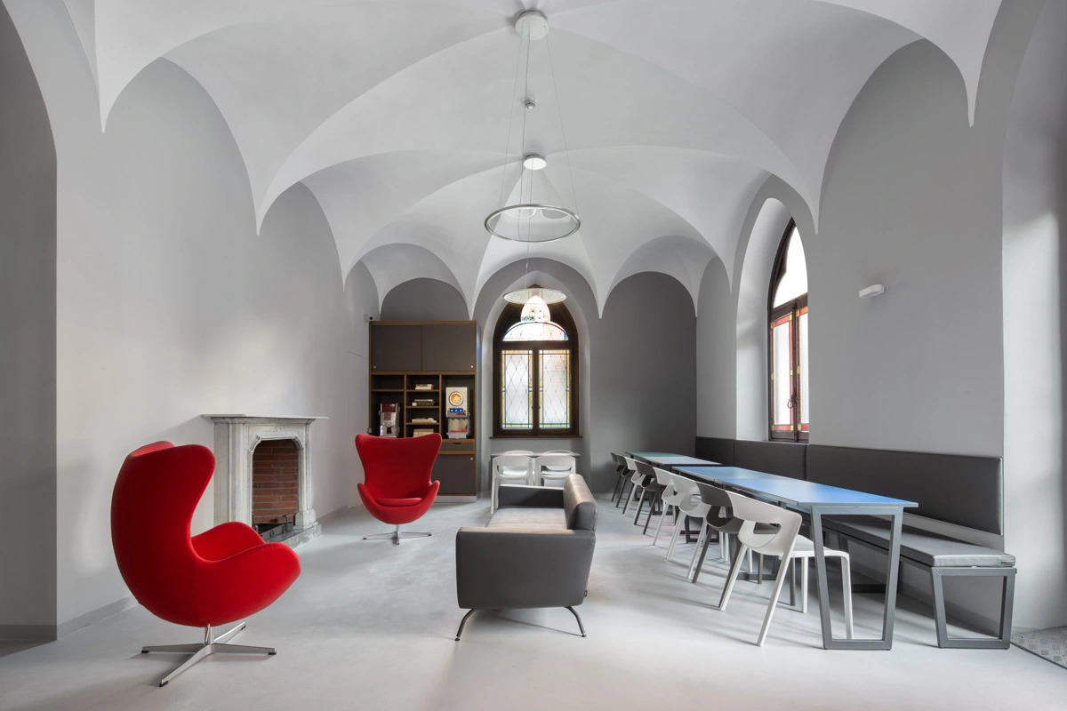 Babila Hostel & Bistrot