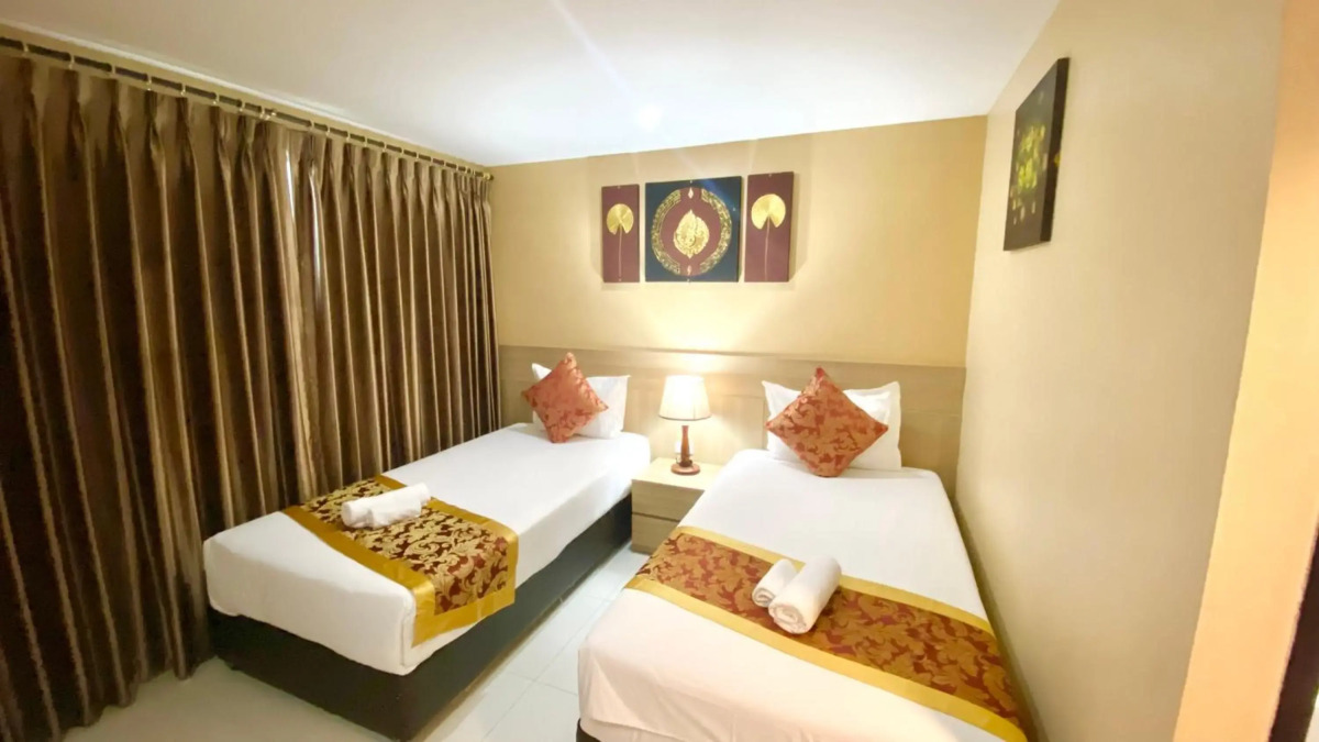 Top High Airport Link Hotel