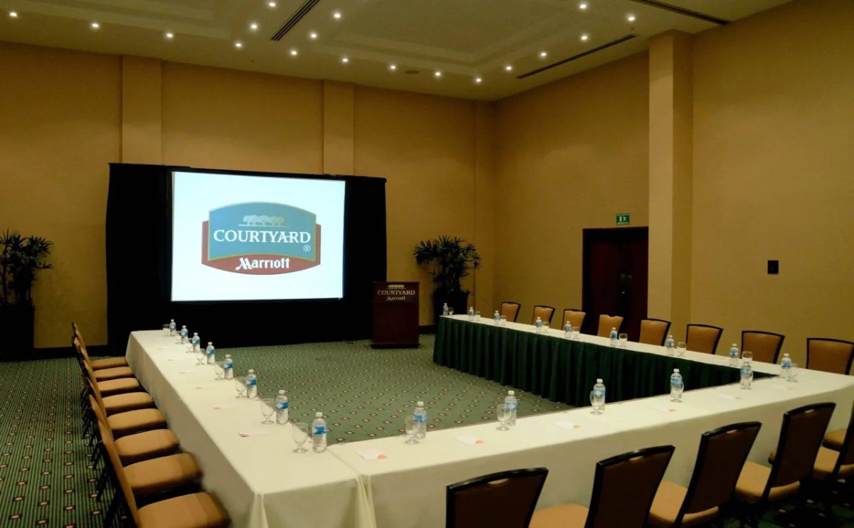 Courtyard By Marriott Cancun Airport