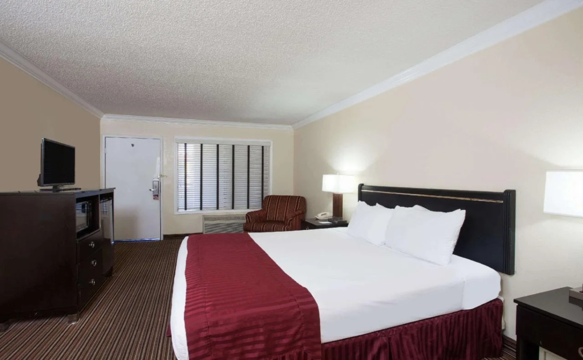 Capri Suites Anaheim