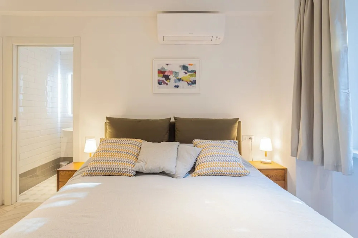 Your Private Harbour Nearby George Clooney