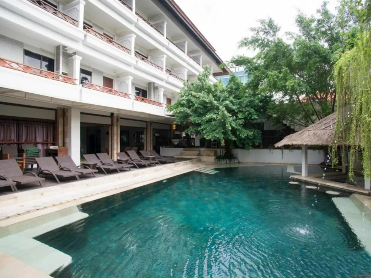 Kuta One Party Hotel