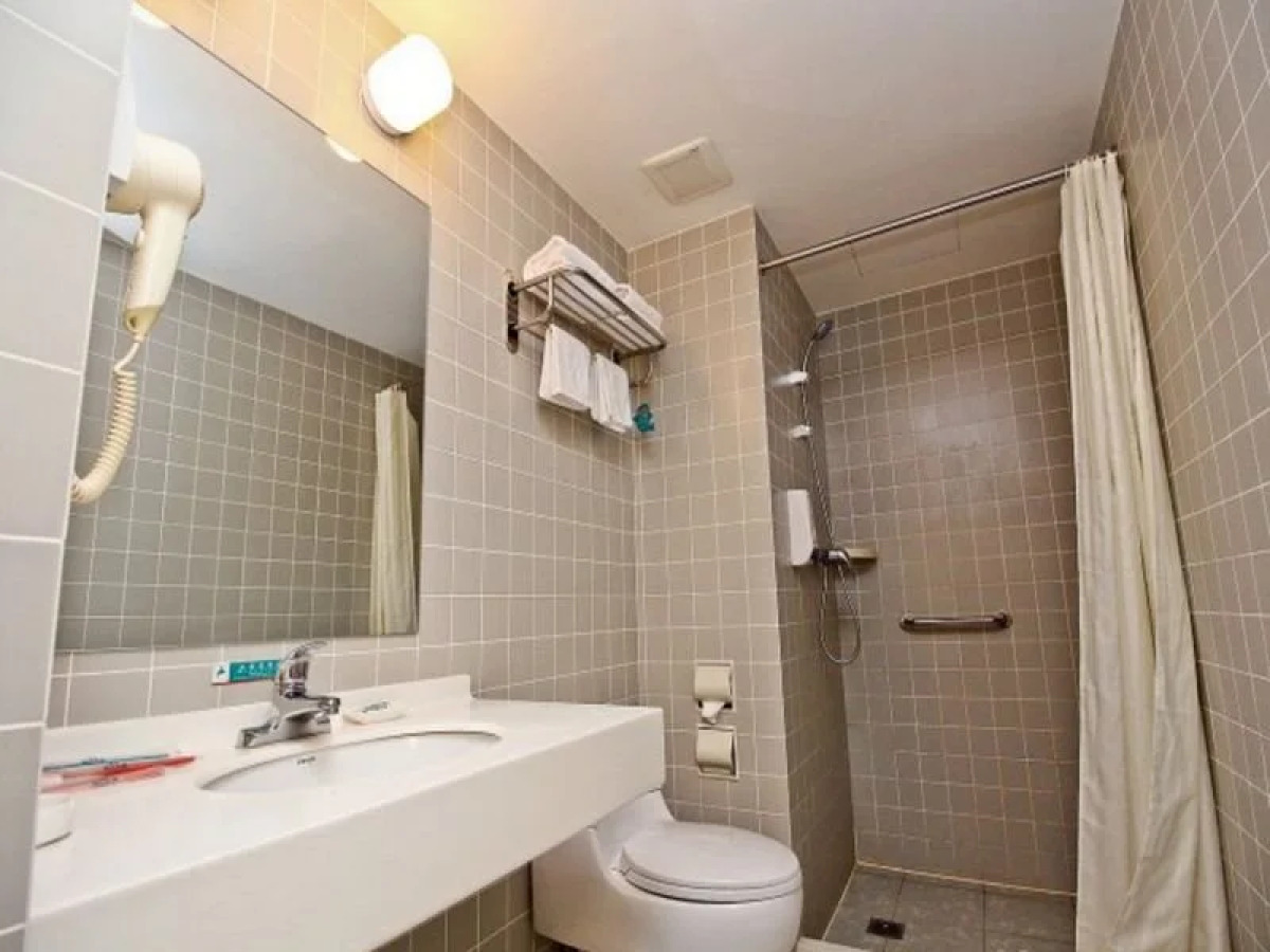 Jin Jiang Inn Xian Jade Auspicious Door Station Qingyang Shop Building