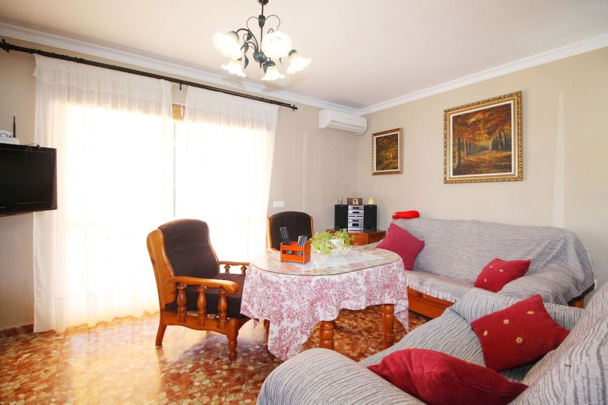 1090 Villa las Flores