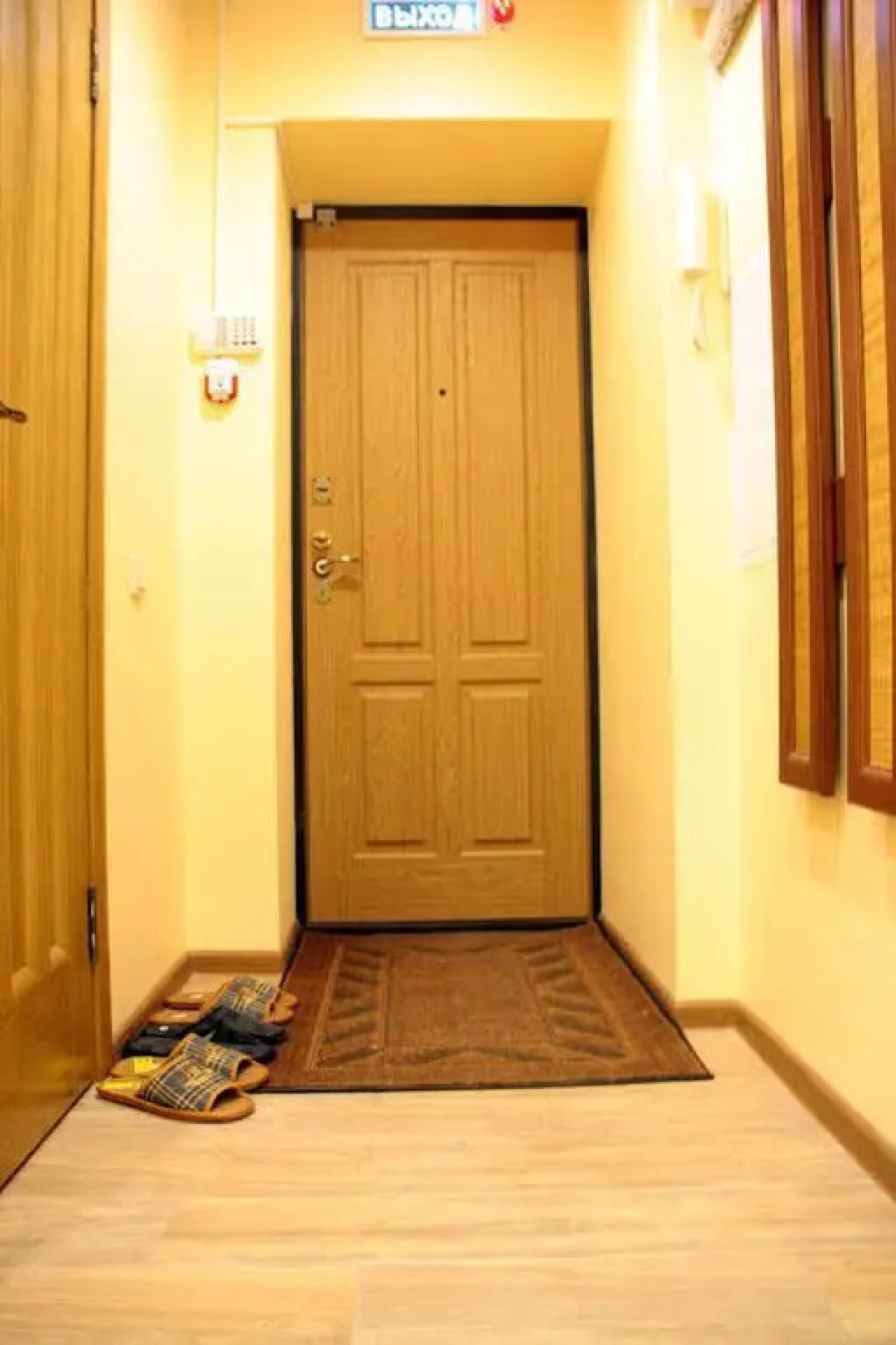 Apple Apartment Ploshad Svobody