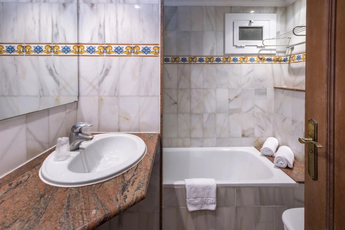 Отель 4R Gran Europe