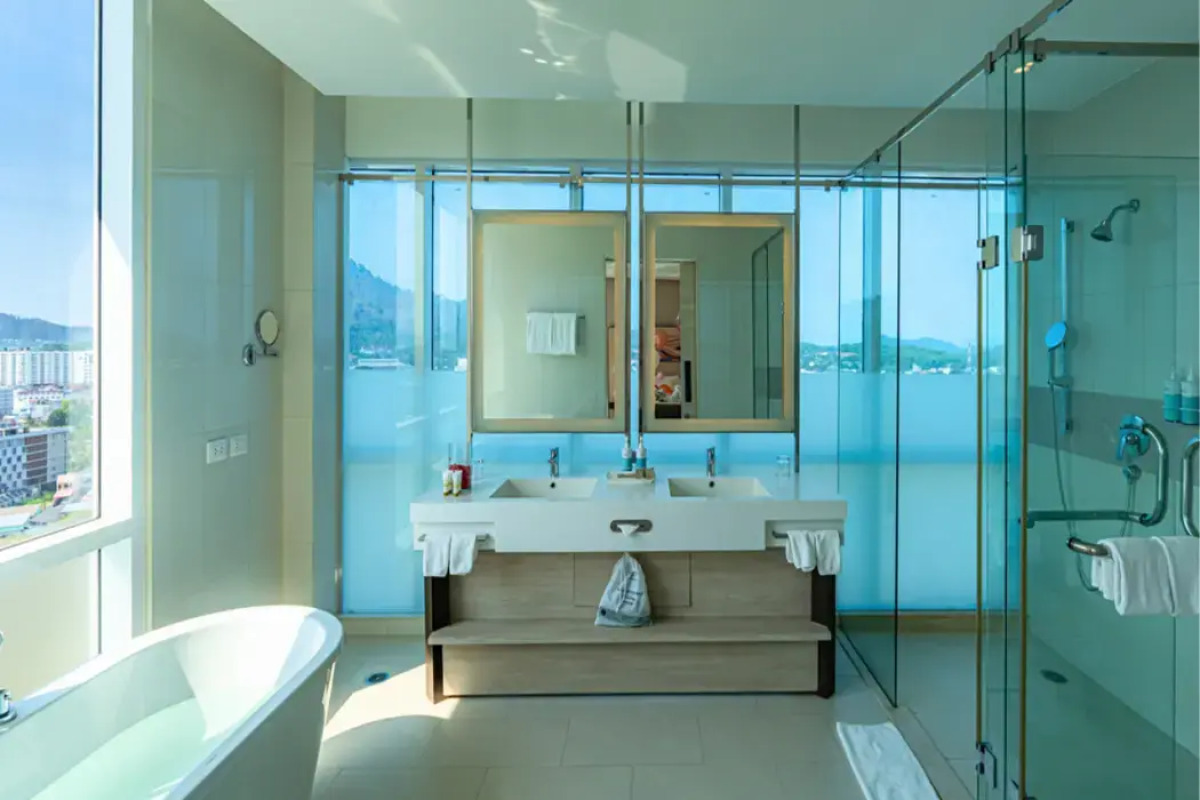 Novotel Phuket City Phokeethra Hotel