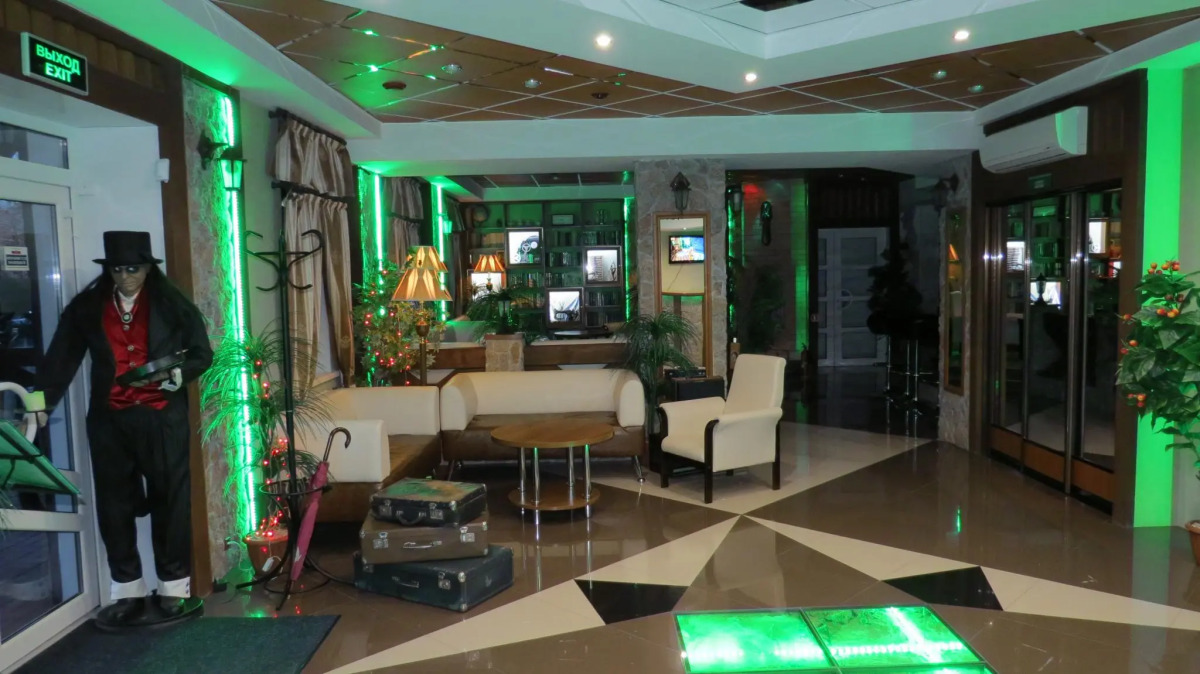 Отель Эсмеральд