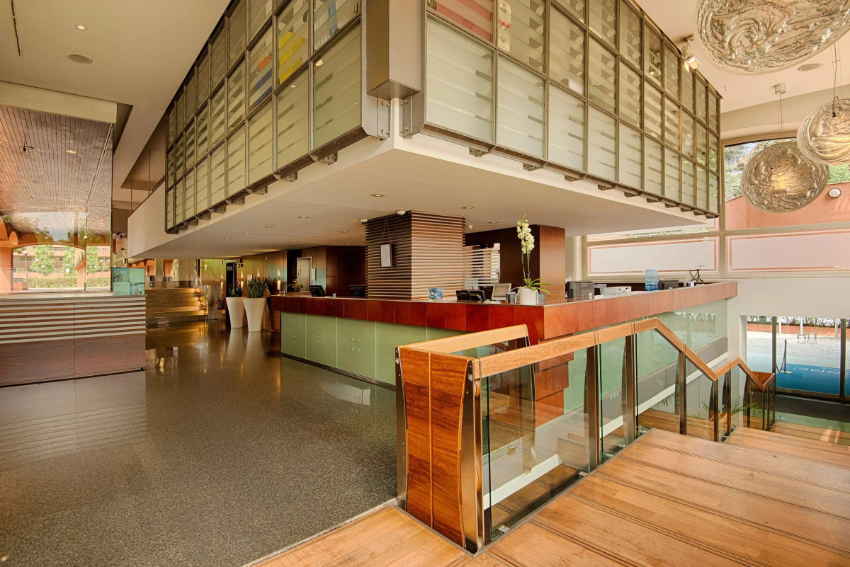 Отель NH Milano 2