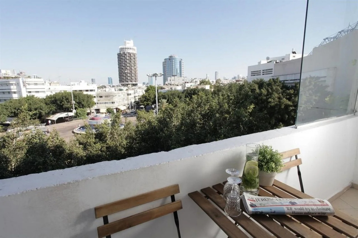 The White House Hotel at Dizengoff Square