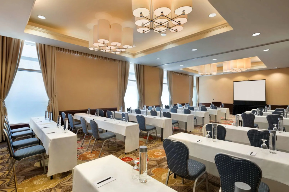 Embassy Suites Los Angeles - Glendale