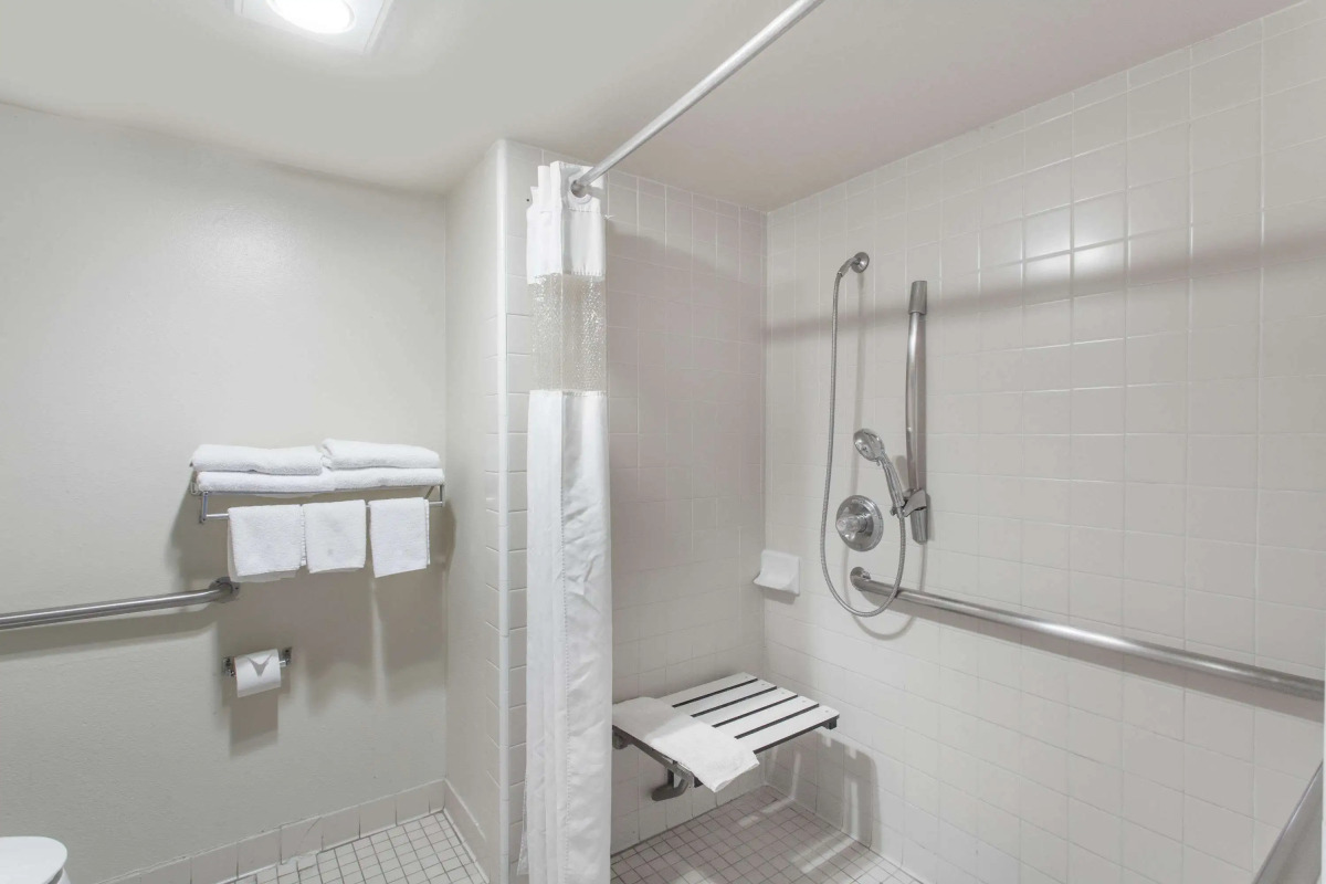 Days Inn by Wyndham Anaheim Near the Park