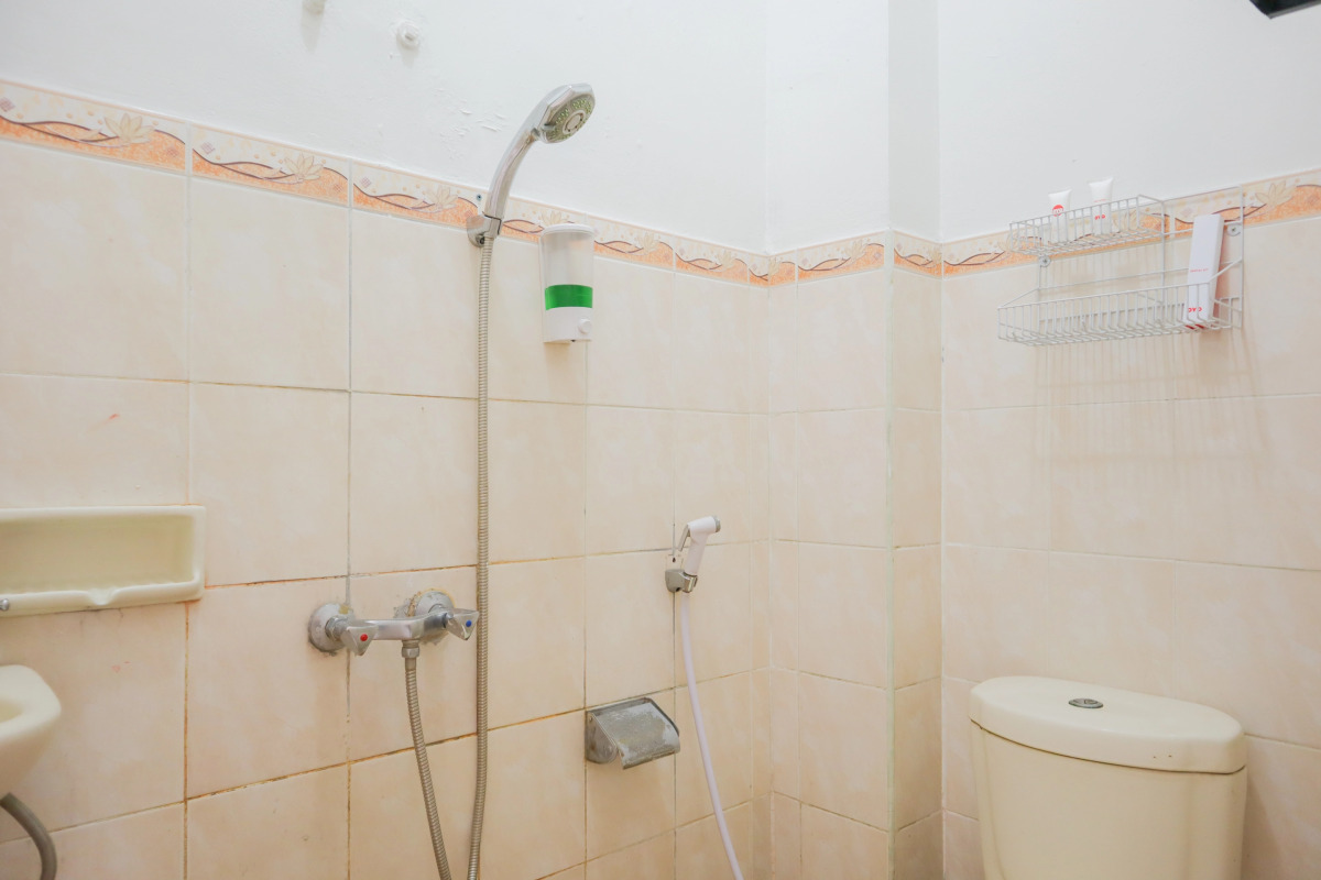 OYO 1111 Pasar Baru Inn