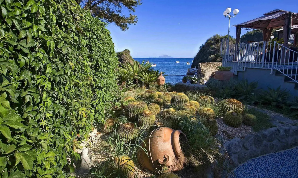 Strand Hotel Terme Delfini