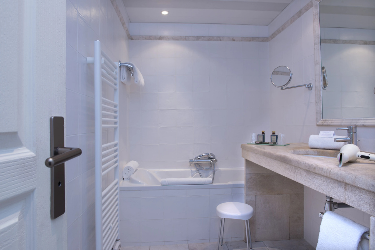 Hôtel Le Donjon - Coeur de la Cité Médiévale