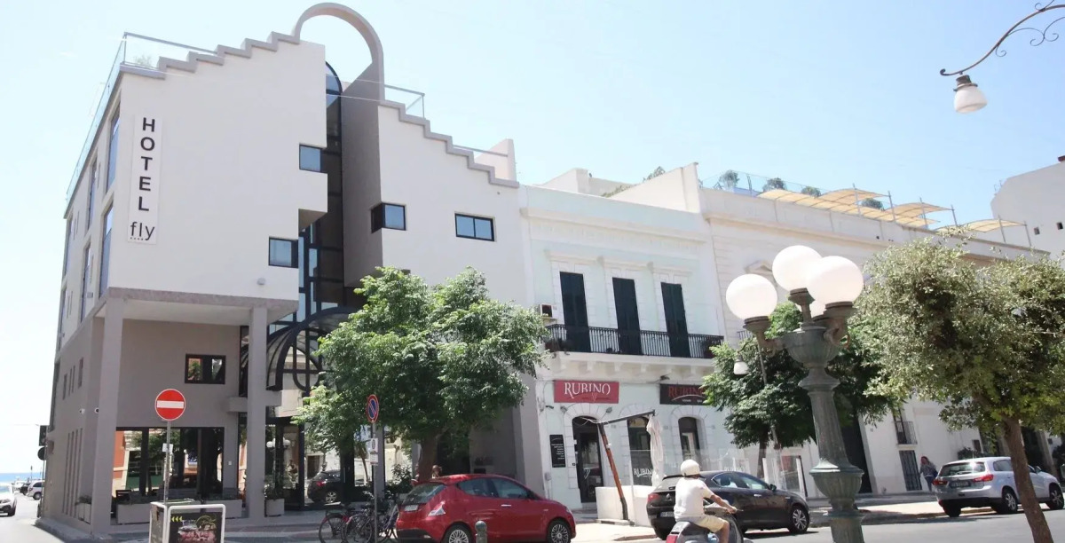 Hotel Fly