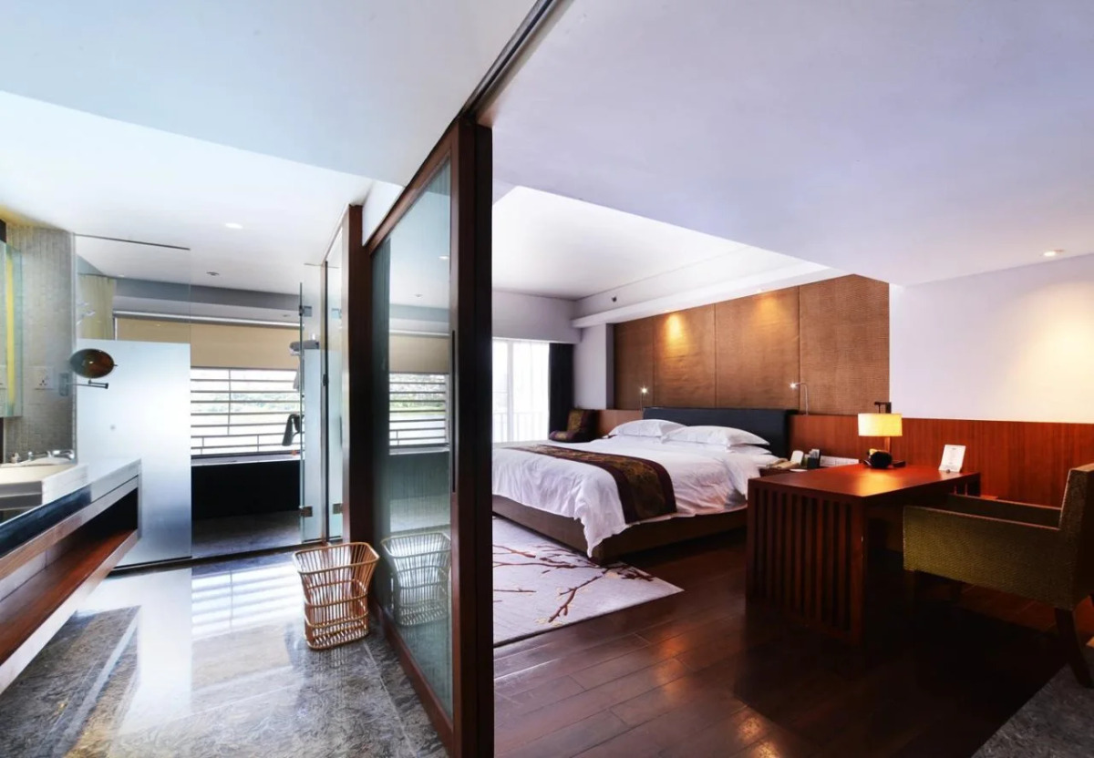 Baiyun Lakeside Hotel