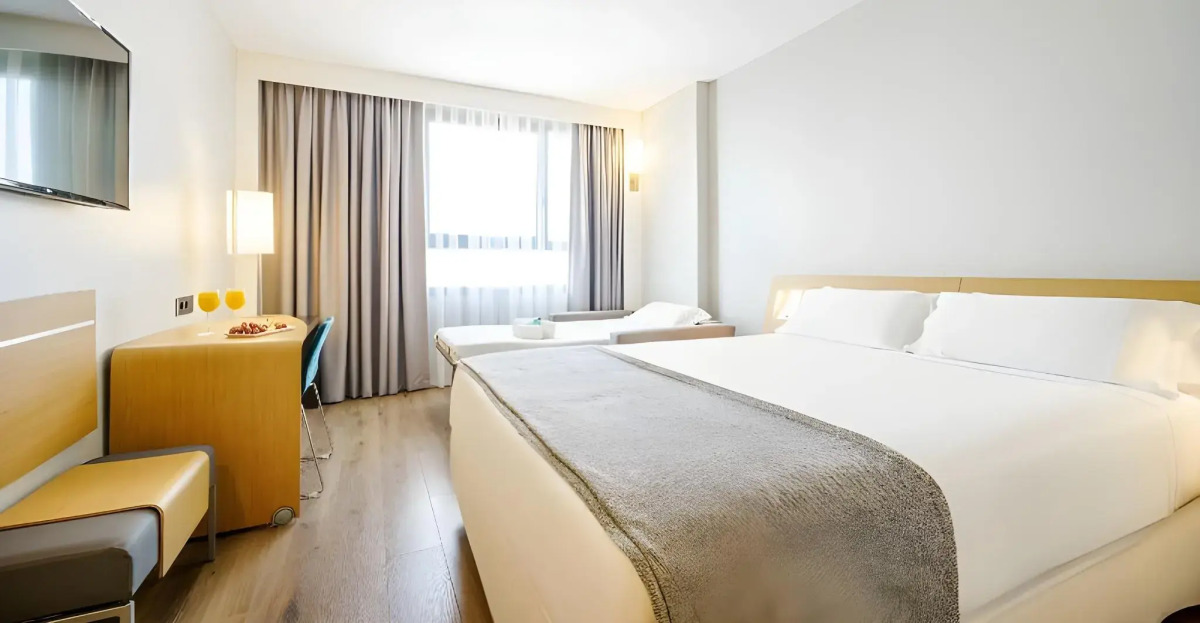 Hotel ILUNION Valencia 4