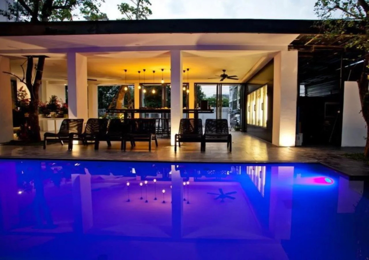 BED Phrasingh Hotel - Adults Only