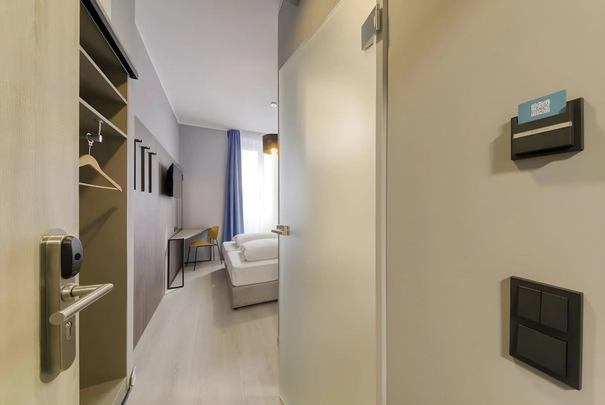 Smart Stay Hotel Station