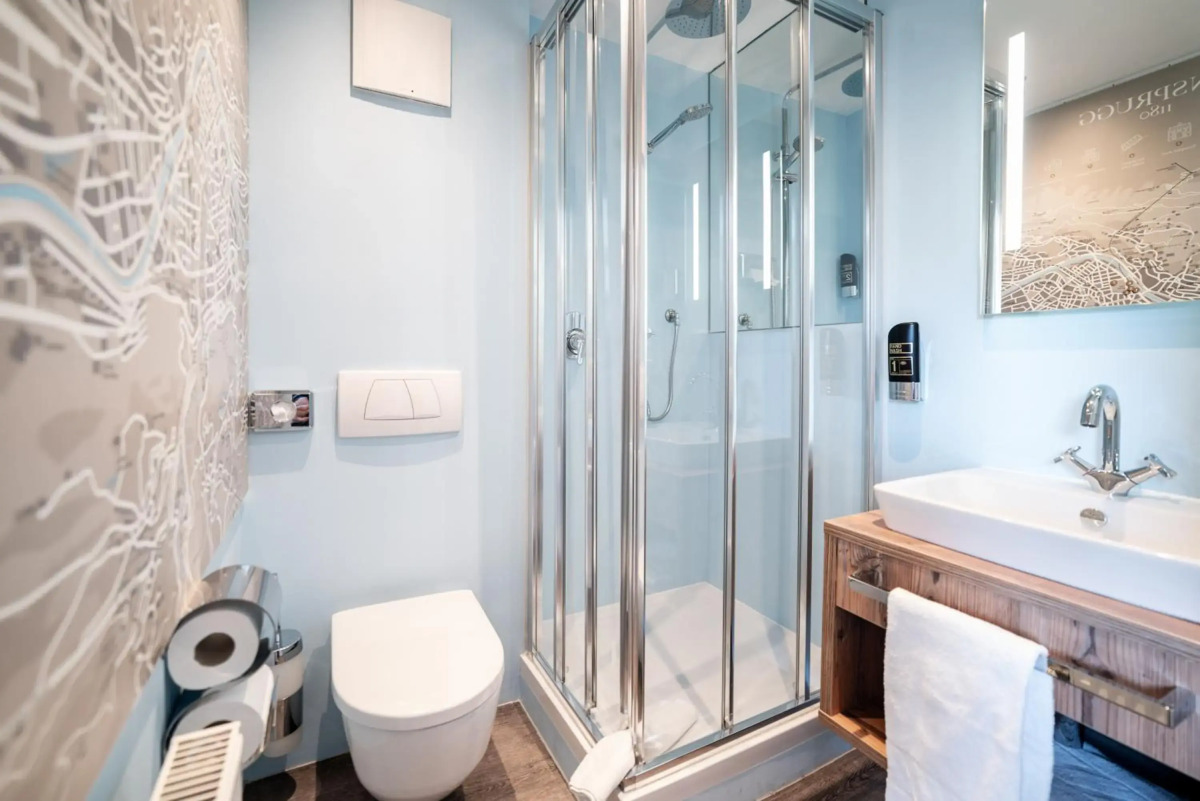 Binders Budget City Mountain Hotel