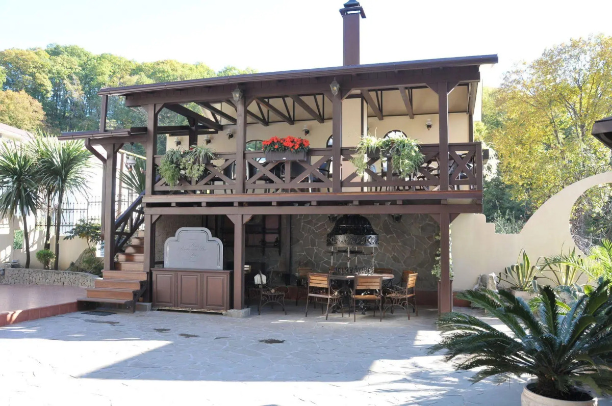 Отель Вэйлер