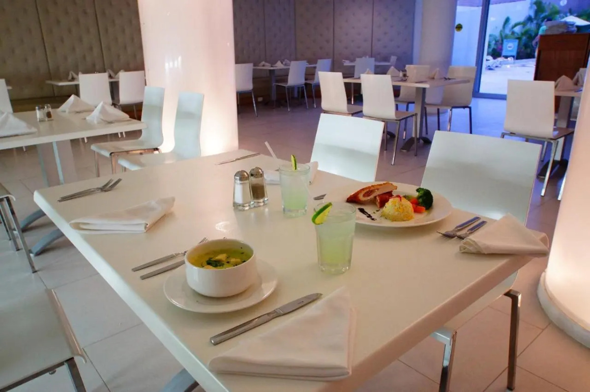 Отель Adhara Express