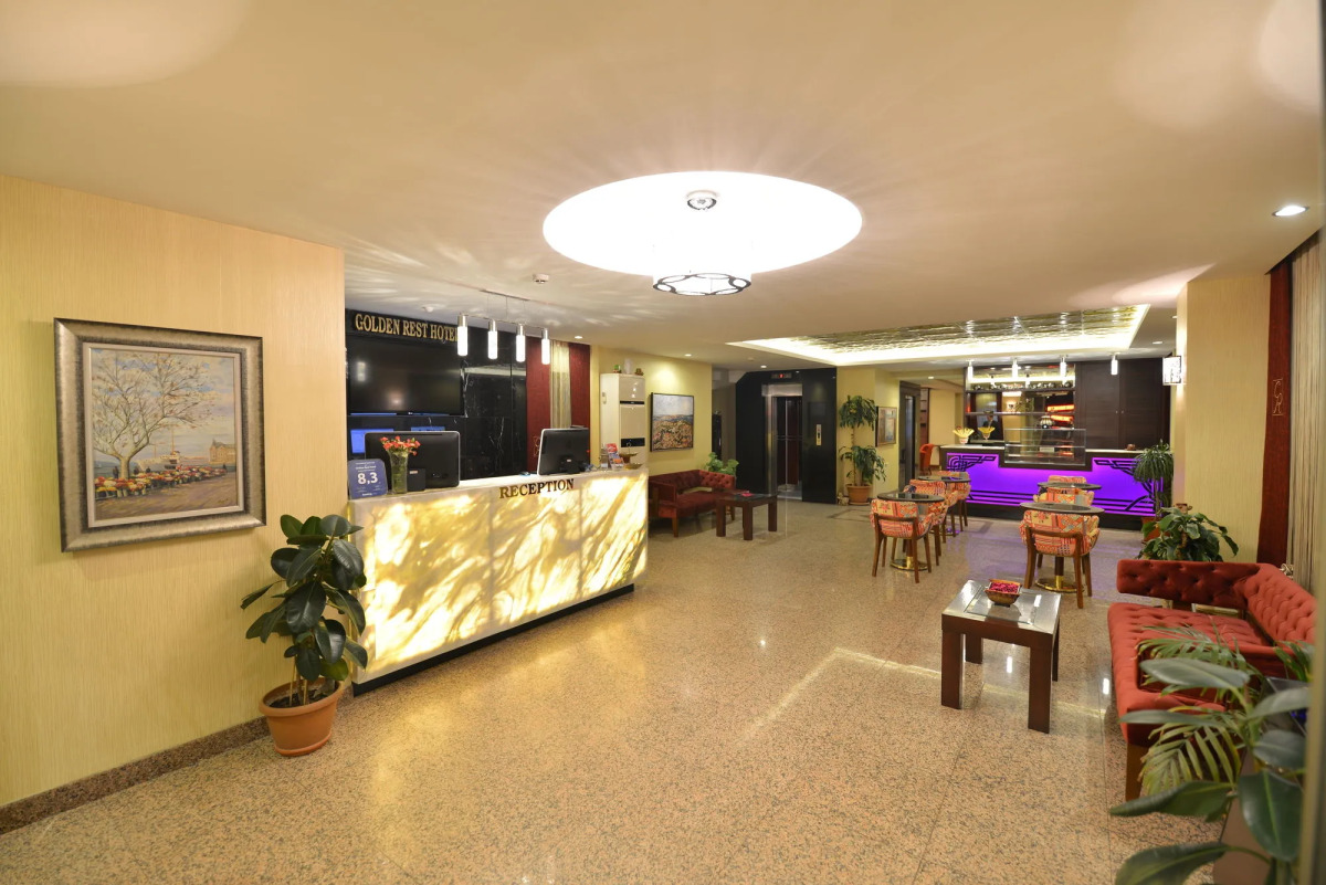 Golden Siyav Hotel