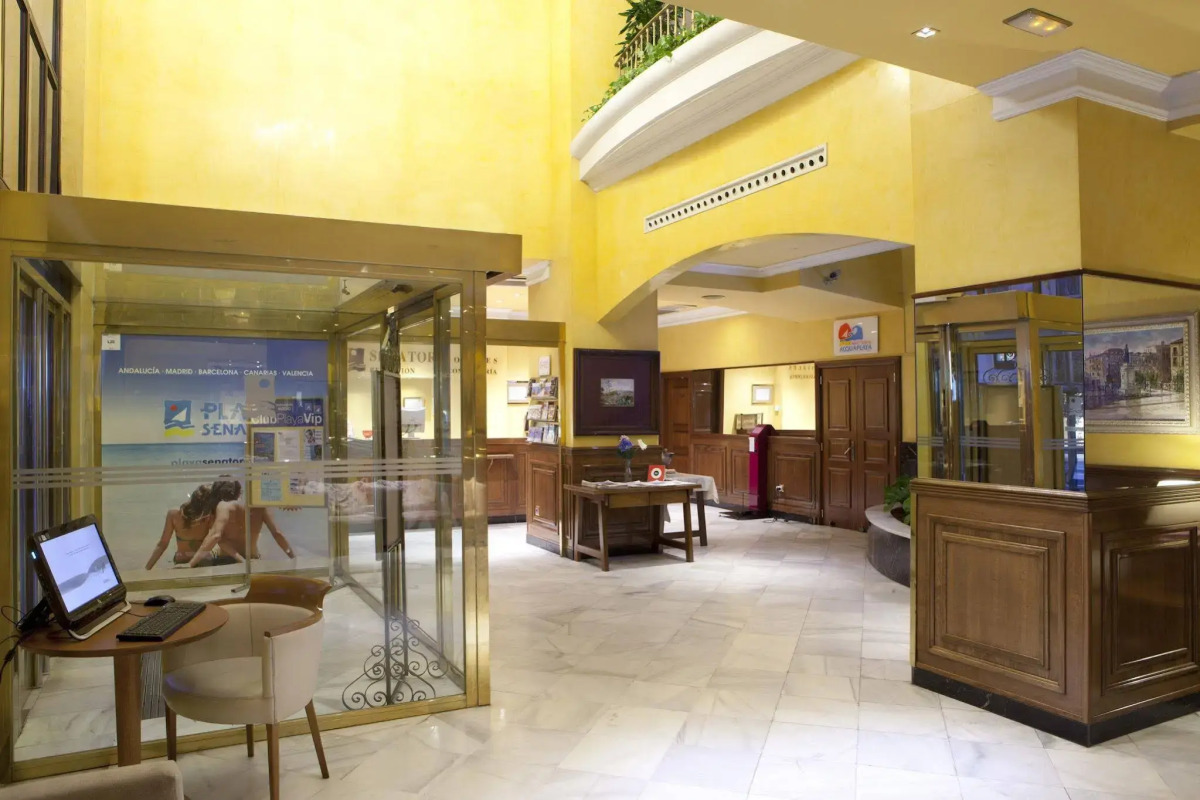 Senator Gran Vía 70 Spa Hotel