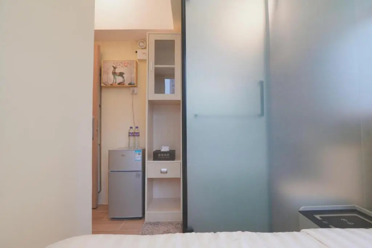 The new is Woody House hotel.