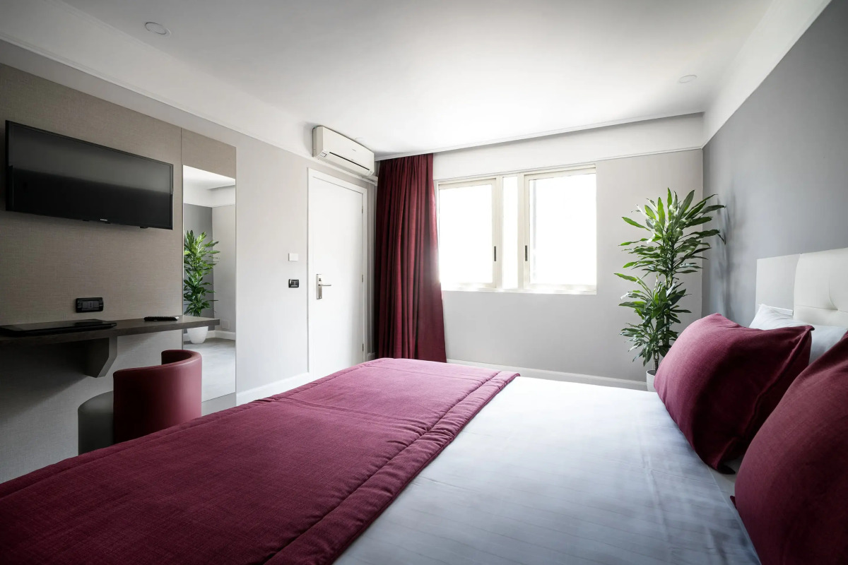 Отель Varese Roma