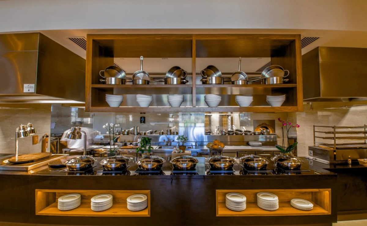 Crowne Plaza Muscat OCEC by IHG