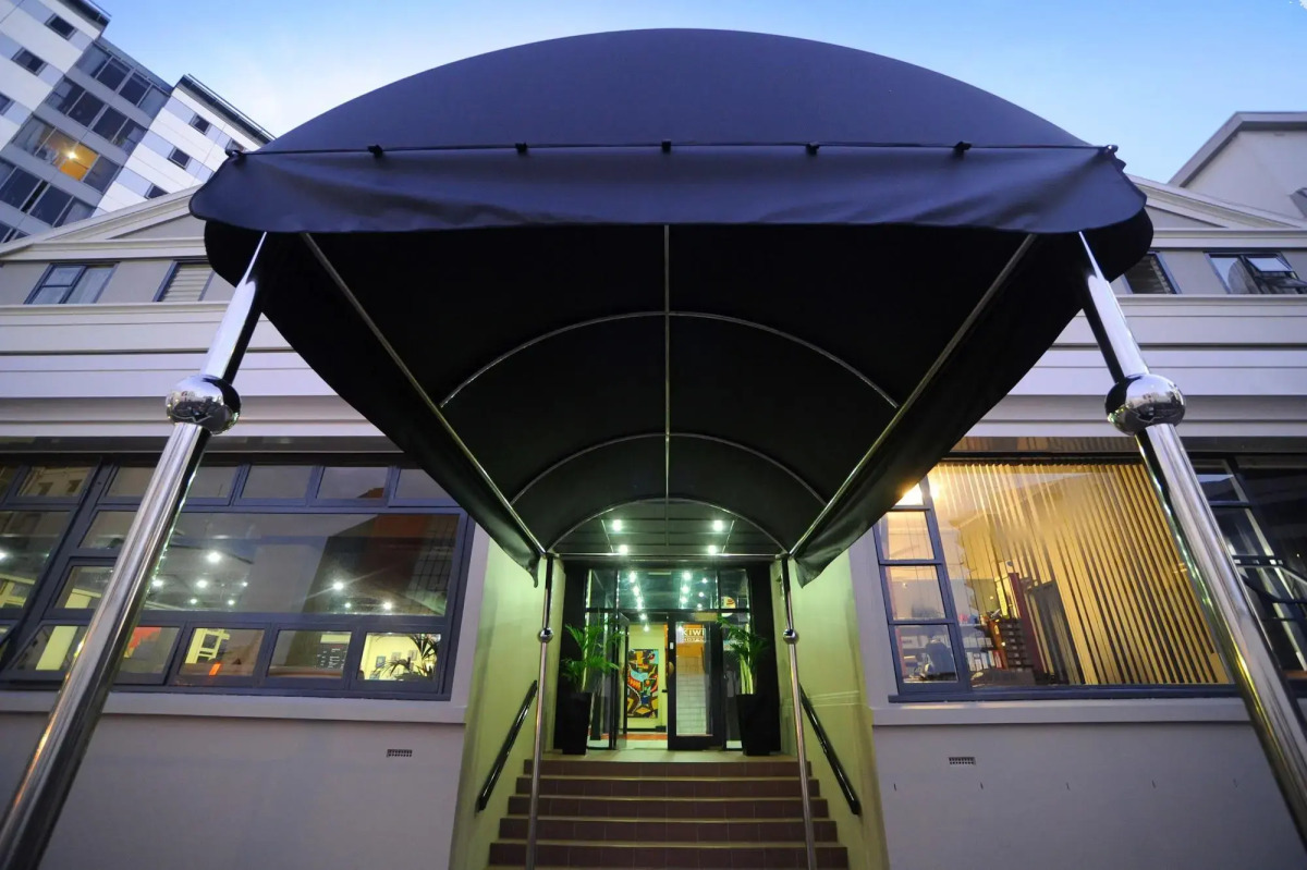 Kiwi International Hotel