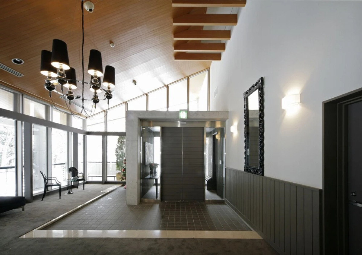 The Ridge Hotel & Apartments