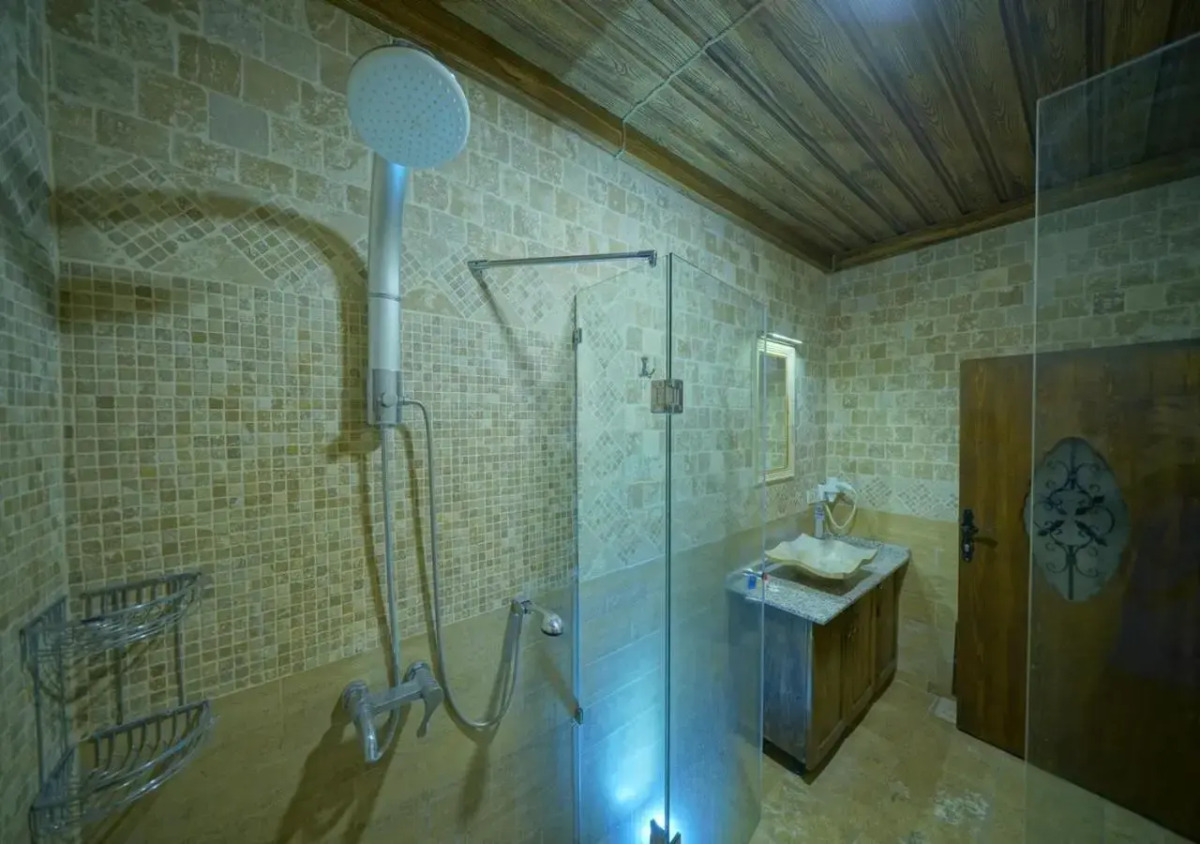 ShoeString Stone House