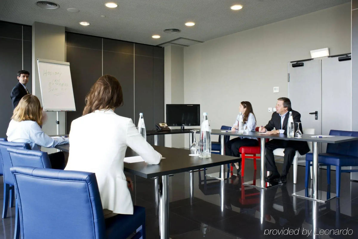 Holiday Inn Express Lisbon - Alfragide by IHG