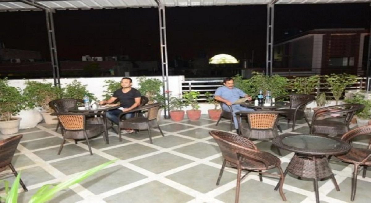 Check In Room Chuna Mandi