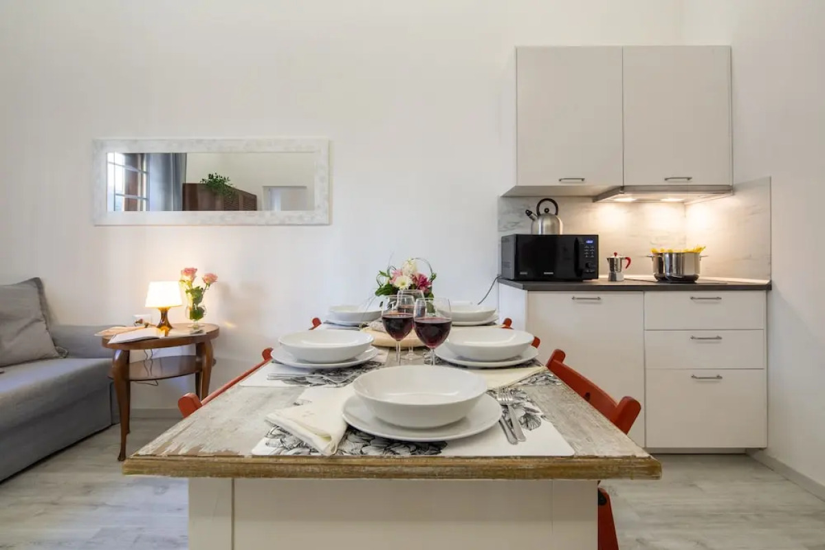 Central Station Apartment by Mmega